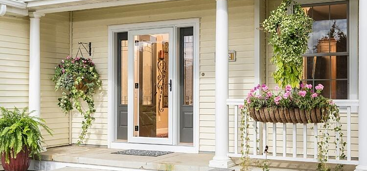screen door installation in Arvin